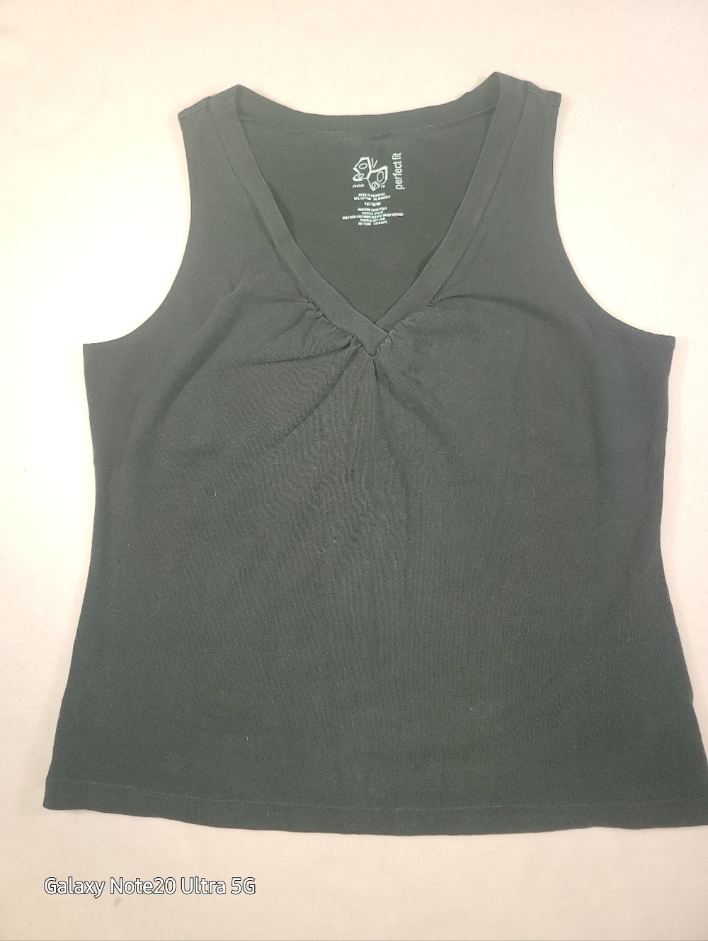 0932. Vneck ~ Fashion Bug ~ Stretchy Tank w/ Neck Detail ~ 14W